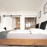 Apartman Wolfis Traunseeblick - Mit Kostenlosem Parkplatz Direkt An Der *