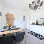 Wolfis Traunseeblick - Mit Kostenlosem Parkplatz Direkt An Der * Gmunden