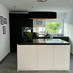 Apartman Wolfis Traunseeblick - Mit Kostenlosem Parkplatz Direkt An Der Gmunden