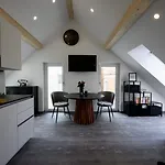 Wolfis Traunseeblick - Mit Kostenlosem Parkplatz Direkt An Der Apartman