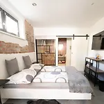 Wolfis Traunseeblick - Mit Kostenlosem Parkplatz Direkt An Der