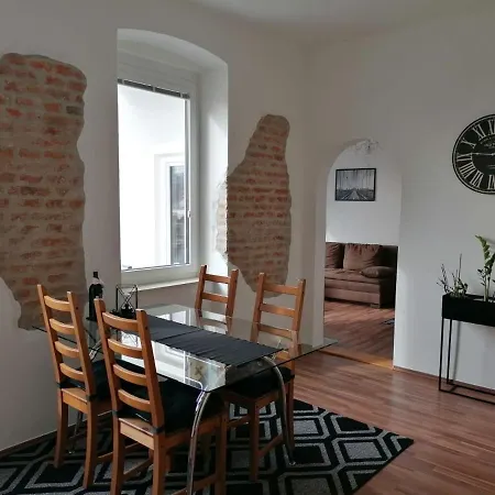 Wolfis Traunseeblick - Mit Kostenlosem Parkplatz Direkt An Der Apartman Gmunden