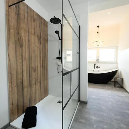 شقة Wolfis Traunseeblick - Mit Kostenlosem Parkplatz Direkt An Der