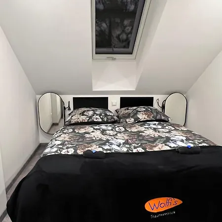 Wolfis Traunseeblick - Mit Kostenlosem Parkplatz Direkt An Der