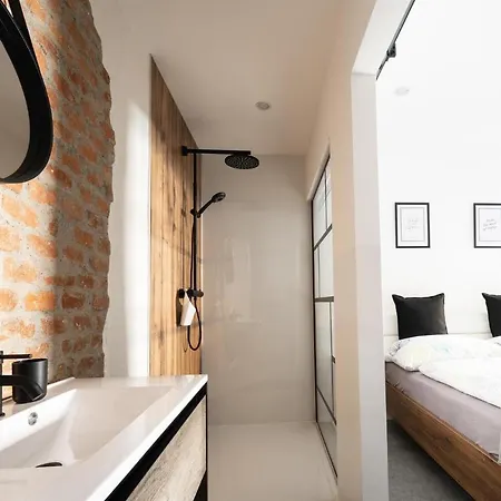 Wolfis Traunseeblick - Mit Kostenlosem Parkplatz Direkt An Der Гмунден