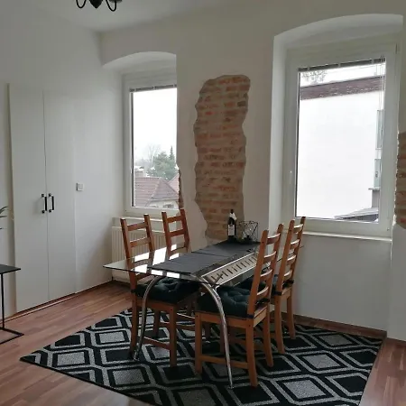 Wolfis Traunseeblick - Mit Kostenlosem Parkplatz Direkt An Der Гмунден