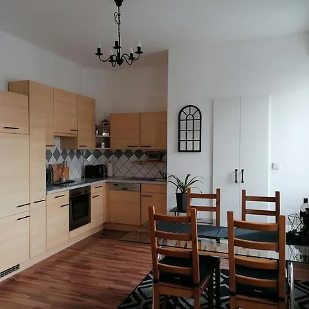 Wolfis Traunseeblick - Mit Kostenlosem Parkplatz Direkt An Der * Гмунден