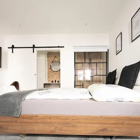 Апартаменты Wolfis Traunseeblick - Mit Kostenlosem Parkplatz Direkt An Der *