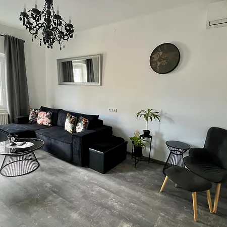 Wolfis Traunseeblick - Mit Kostenlosem Parkplatz Direkt An Der Гмунден