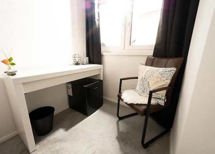 Wolfis Traunseeblick - Mit Kostenlosem Parkplatz Direkt An Der Apartment Gmunden