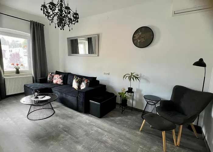 Wolfis Traunseeblick - Mit Kostenlosem Parkplatz Direkt An Der Gmunden