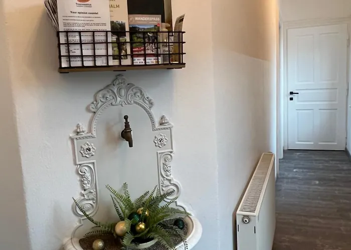 Wolfis Traunseeblick - Mit Kostenlosem Parkplatz Direkt An Der Apartment Gmunden