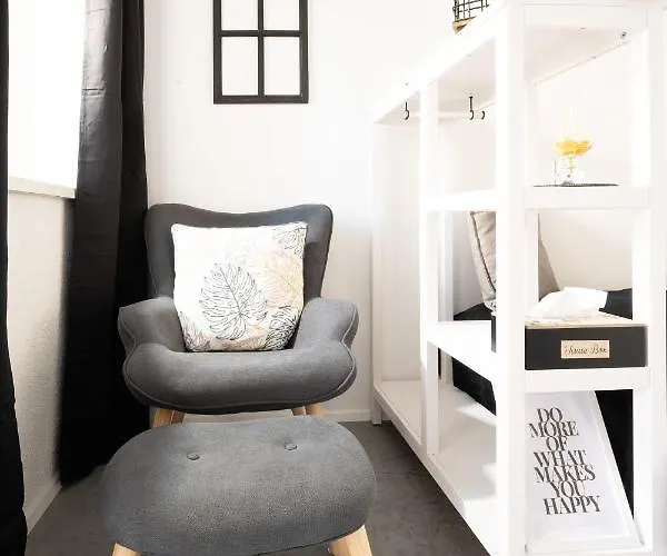 Wolfis Traunseeblick - Mit Kostenlosem Parkplatz Direkt An Der Apartment