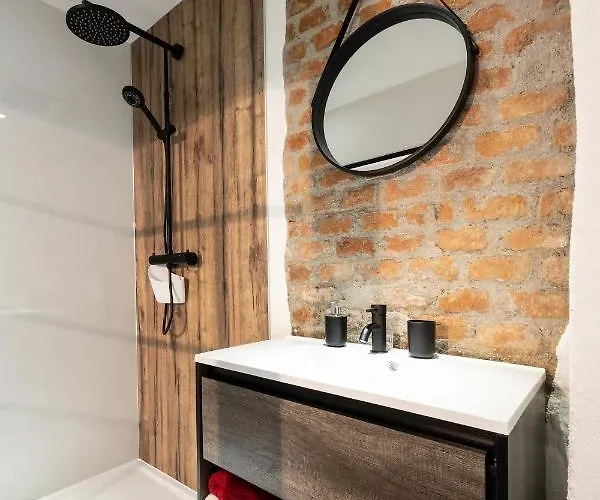 Wolfis Traunseeblick - Mit Kostenlosem Parkplatz Direkt An Der Apartment